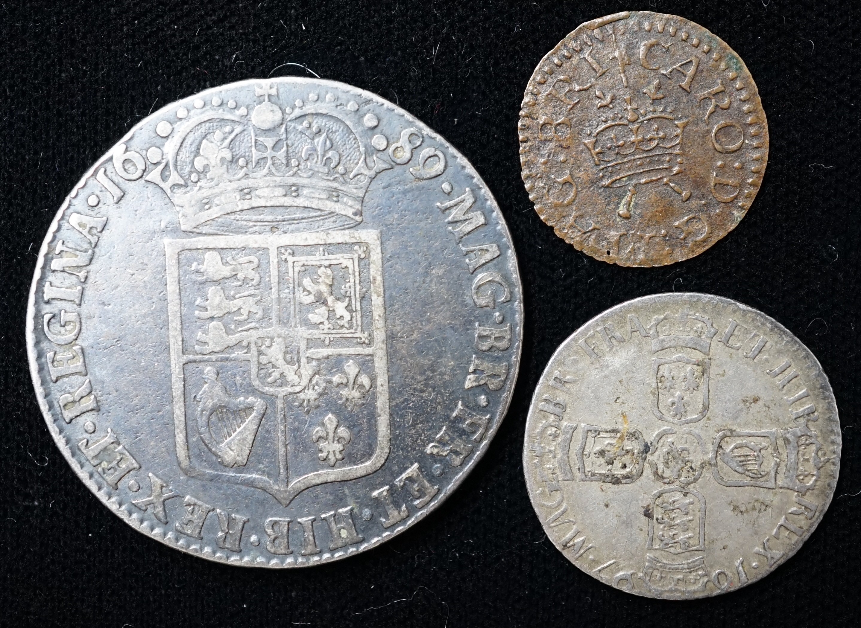 A William & Mary halfcrown 1689, first crowned shield, VG, and a William III sixpence 1697, VF and a Charles I Royal farthing probably S3181